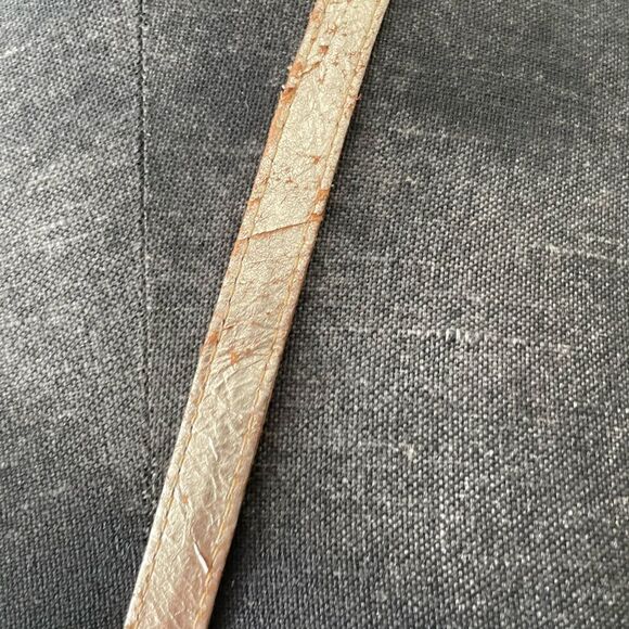 Janet & Janet Gold Leather Crossbody. Made in Italy. - Picture 8 of 14